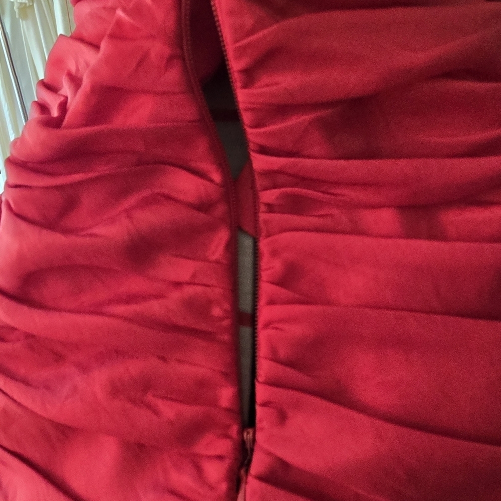 Tony Bowls Paris - Fabulous Red Strapless Vintage Gown with Ruffle Details - Picture 5 of 16